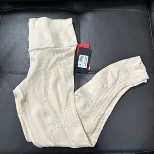The NUX- breath leggings-size M-White